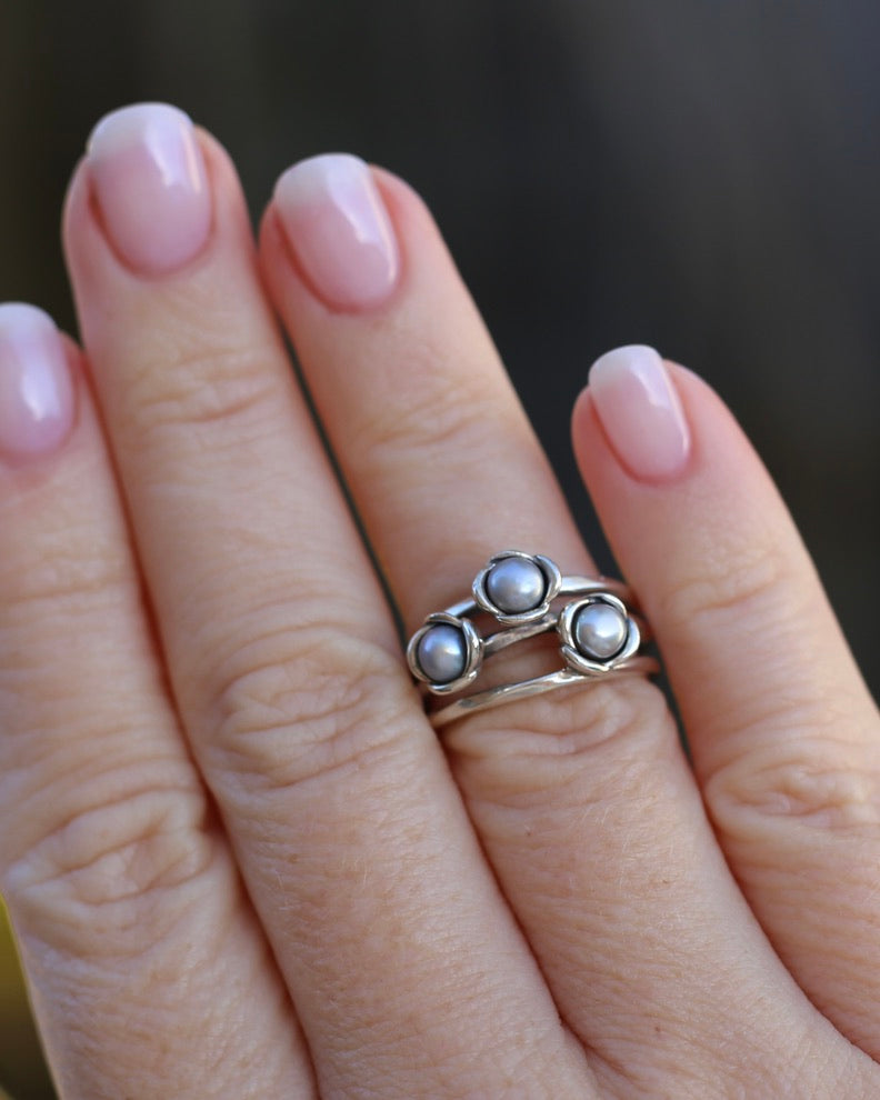 Grey Cultured Pearl Ring, Sterling Silver, size N or just over 6.5, 5.88g