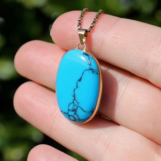 Egyptian Made 1992 Natural Oval Turquoise Pendant in 18ct Yellow Gold, 4.45g