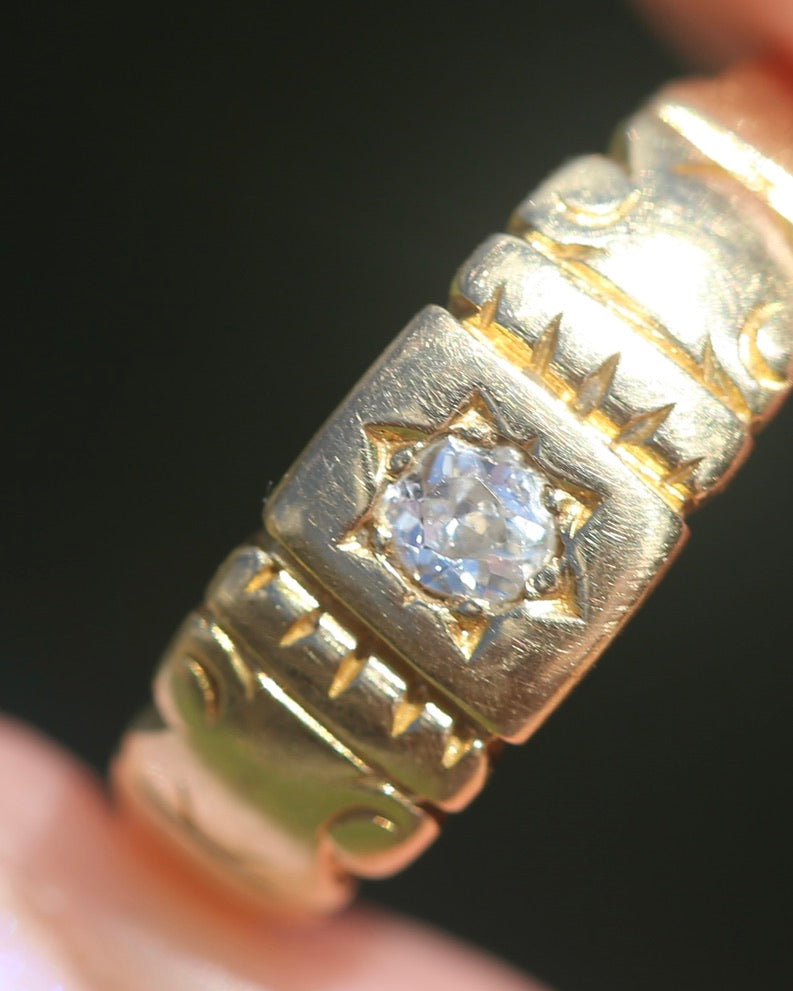Antique 1898 Old Cut Diamond Star Set Carved Ring, 18ct Yellow Gold, size M1/2 or just under 6.5, 2.74g