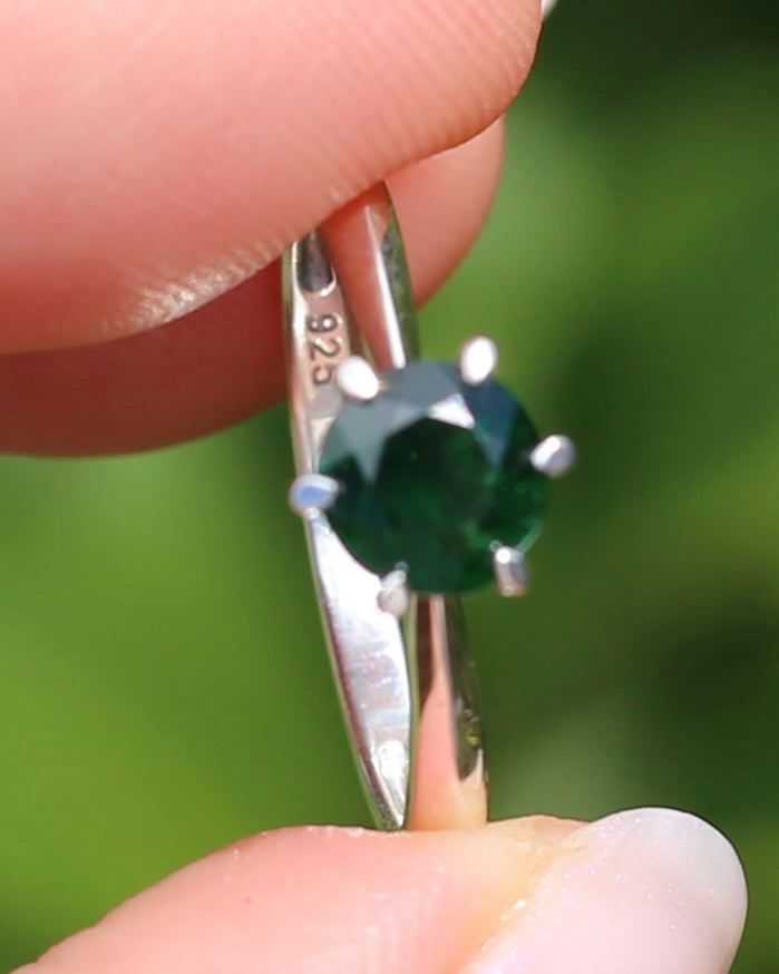 1.1ct Tsavorite Green Garnet in 6 Claw Solitaire Ring, Sterling Silver, size N or 6.75, 1.85g