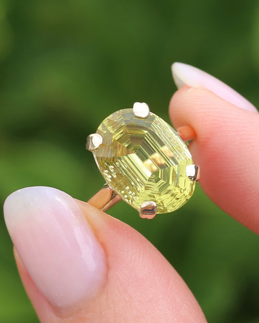 On HOLD Approx 7ct Fancy Cut Lemon Quartz Ring, size M1/2 or 6.5, 3.77g