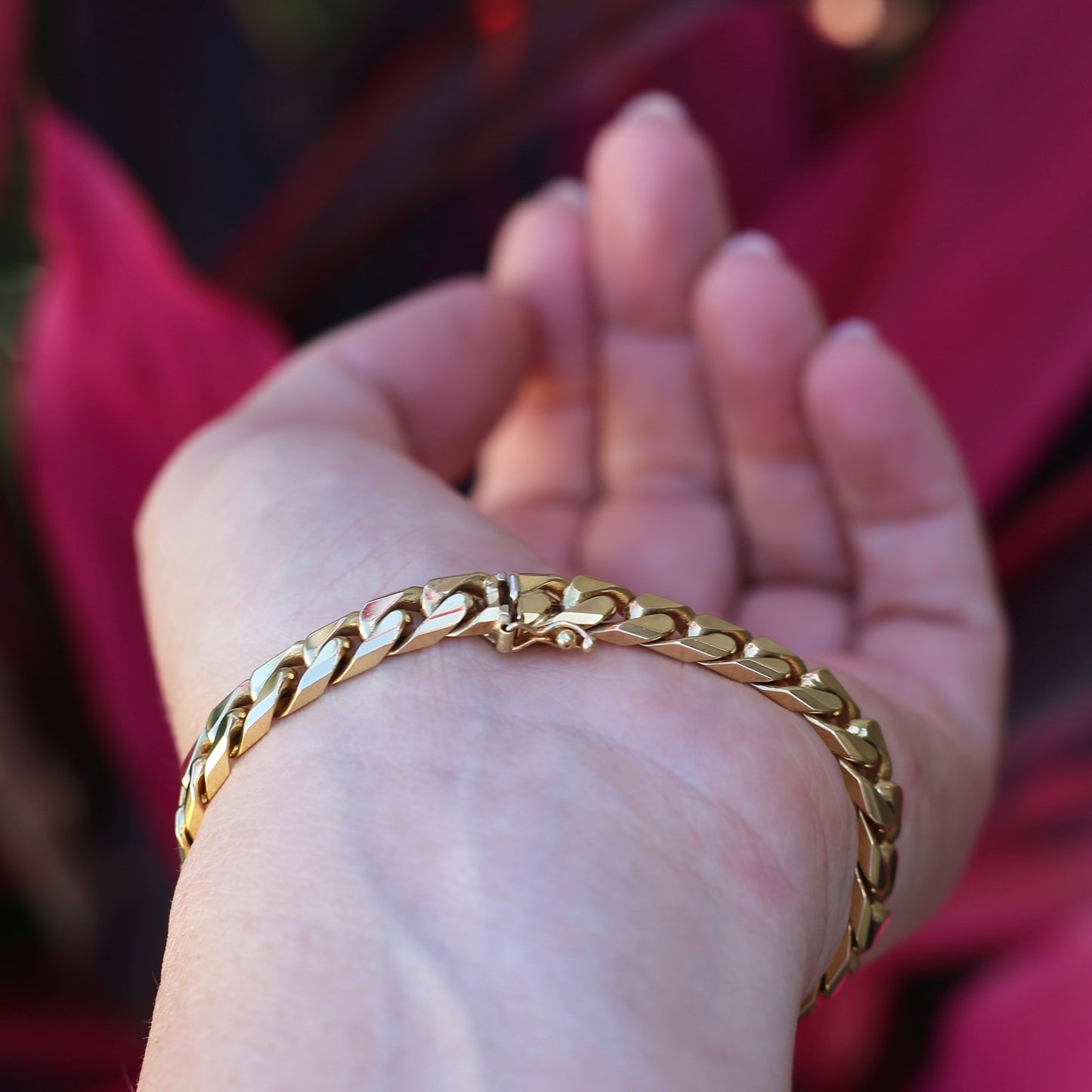 Italian 18ct Gold Curb Bracelet, 19cm 7.5 inches and 40.3g