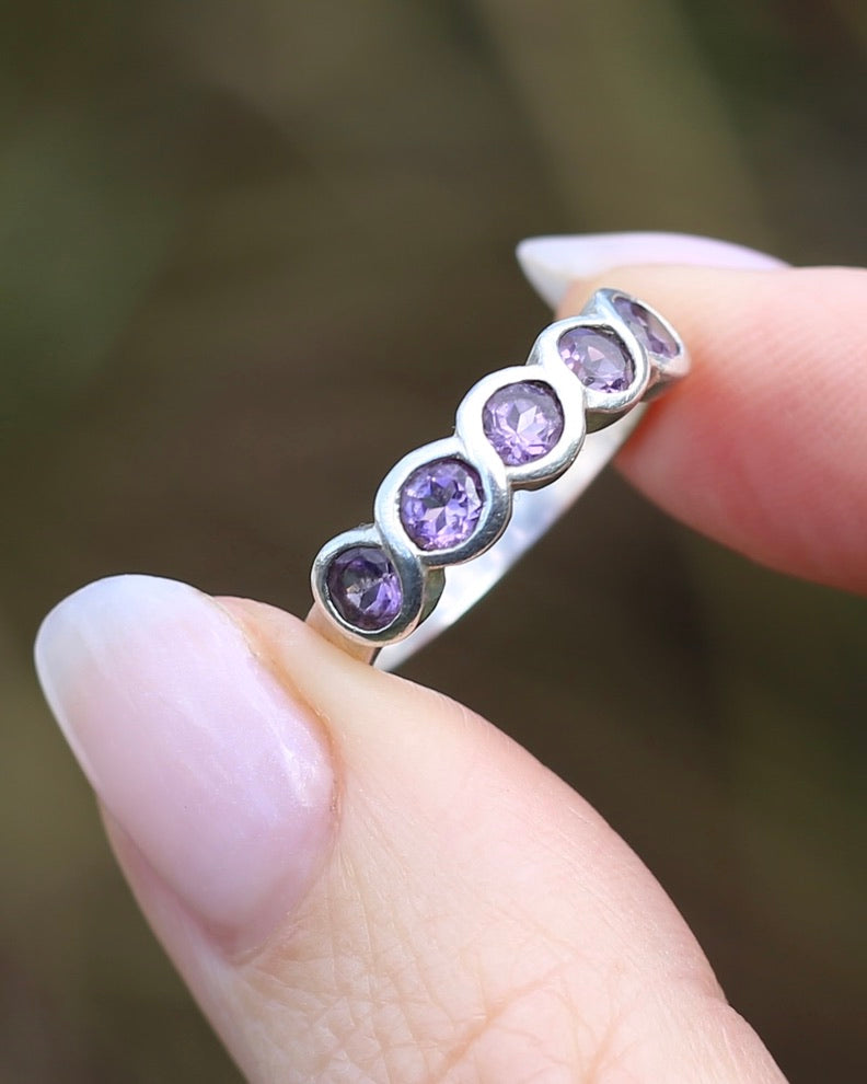 Five Stone Bezel Set Amethyst Silver Ring, Sterling Silver, size O or 7.25, 3.41g