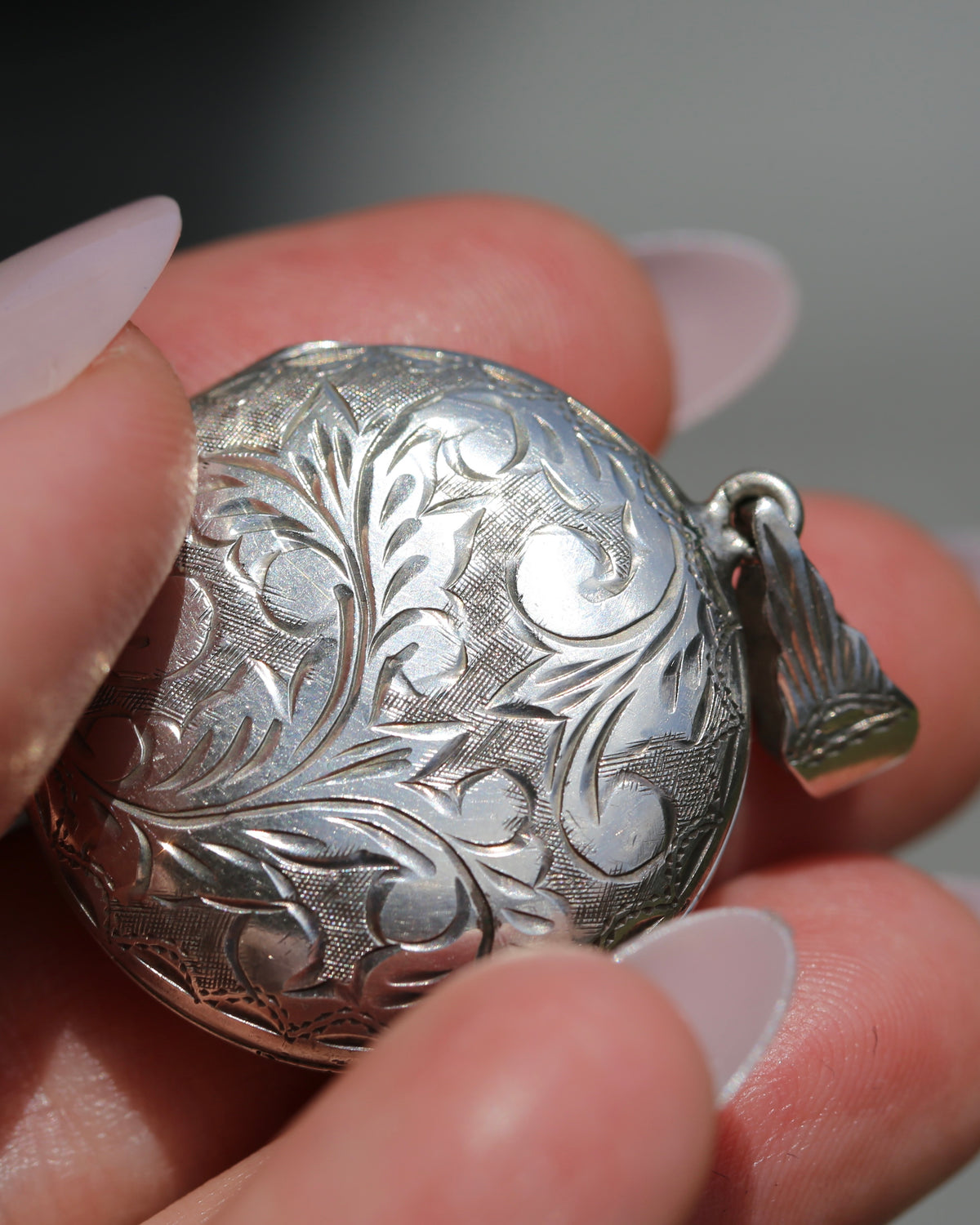 Vintage Hand Carved Round Locket, Thailand Sterling Silver, 11.59g, 33.4 x 30mm