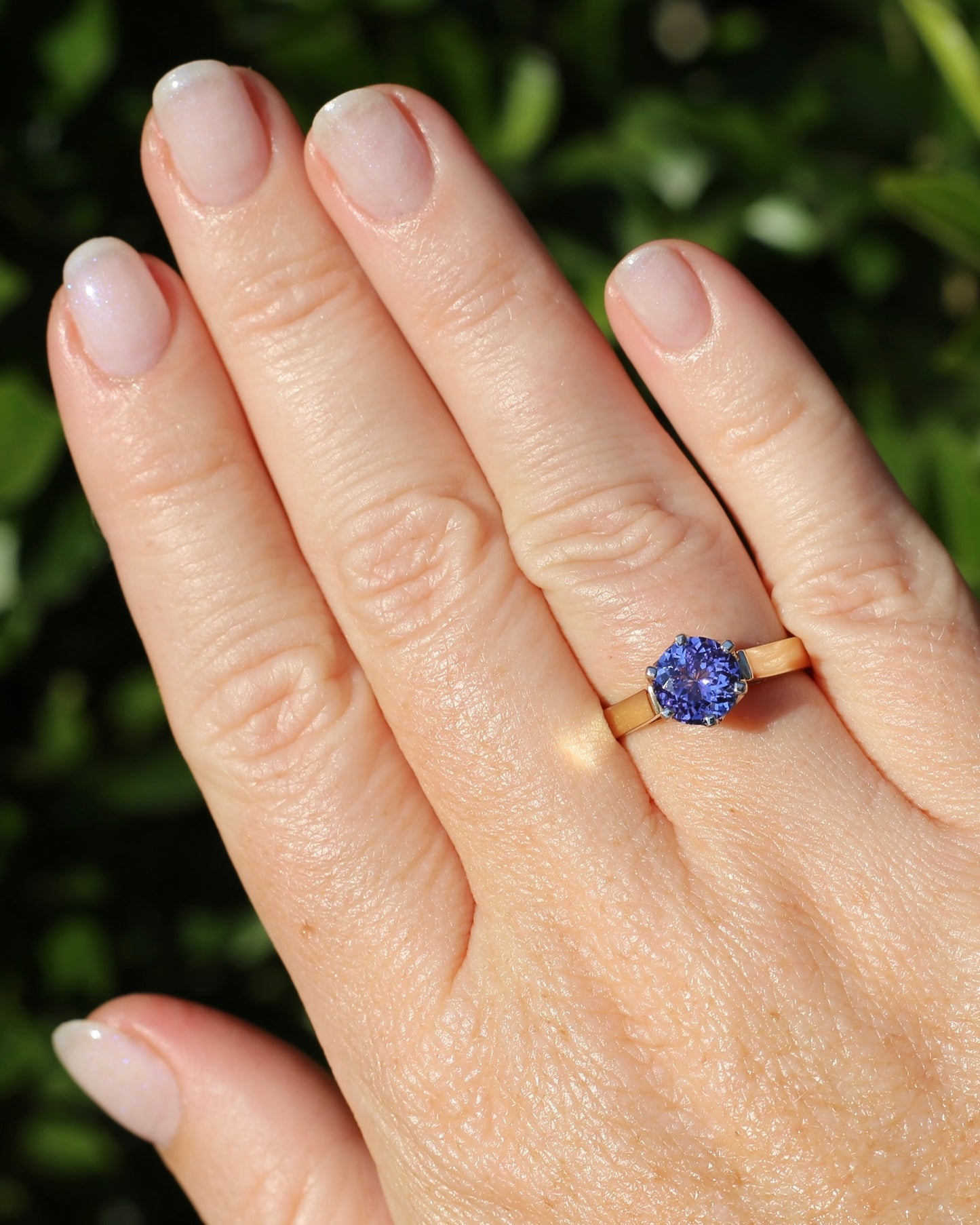 1.65ct Tanzanite in Vintage Mixed Metal 9ct White & Yellow Gold Ring, size Q1/2 or 8.25