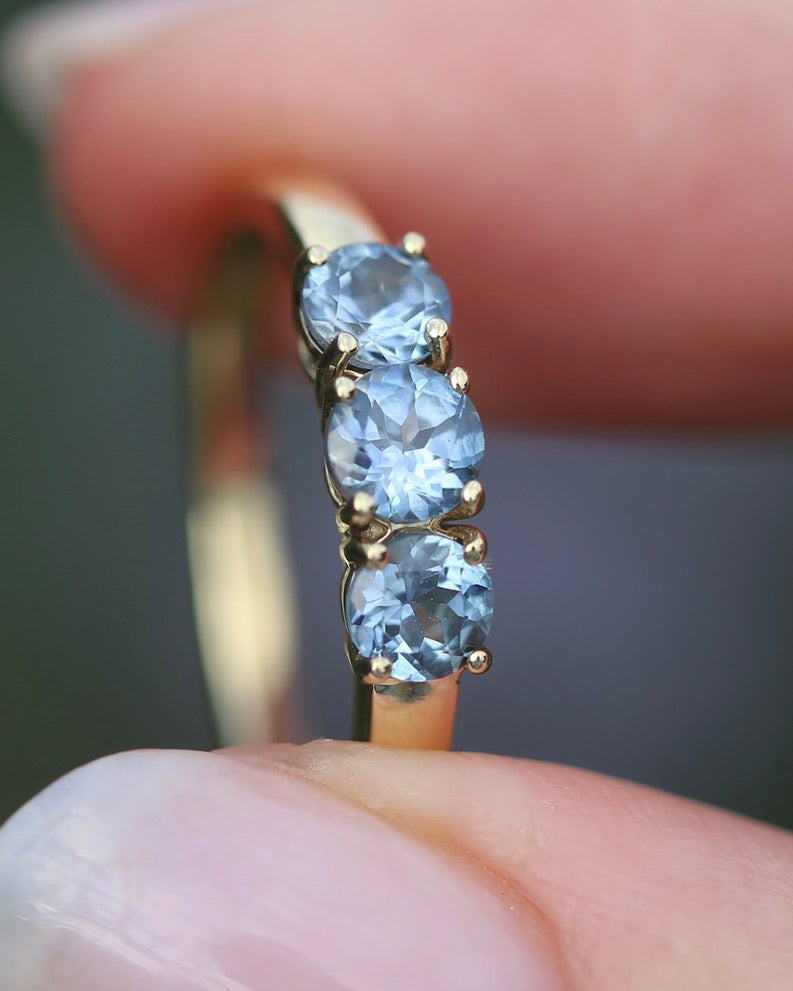 1.5ct Pale Cornflower Blue Parti Trilogy, Claw Set 9ct Yellow Gold, size Q or 8.25, 2.17g