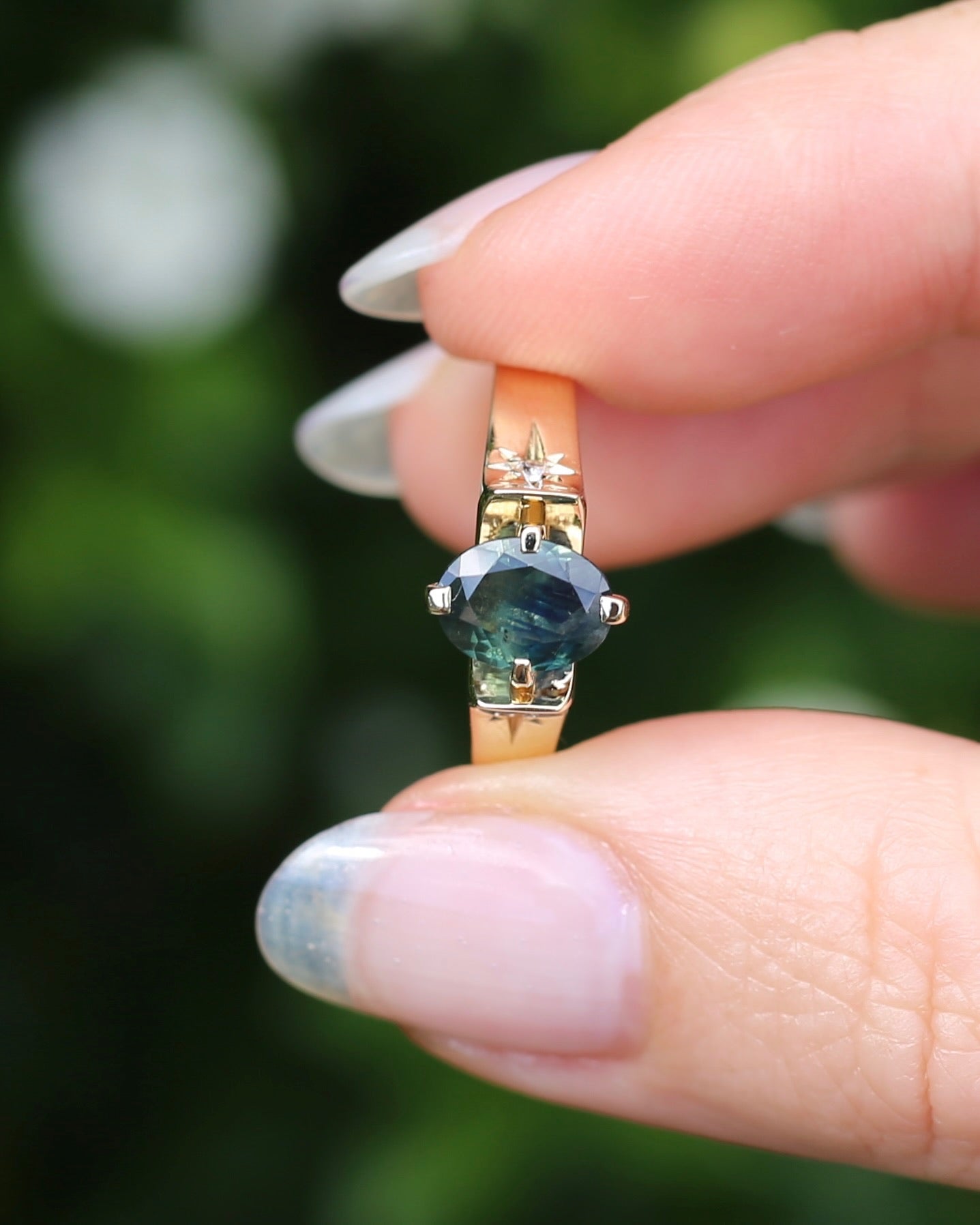 Circa 1970s 1.2ct Oval Australian Parti Sapphire Ring with Star Set Diamond Side Stones, 9ct Yellow Gold, size R1/2 or 8.75, 3.28g