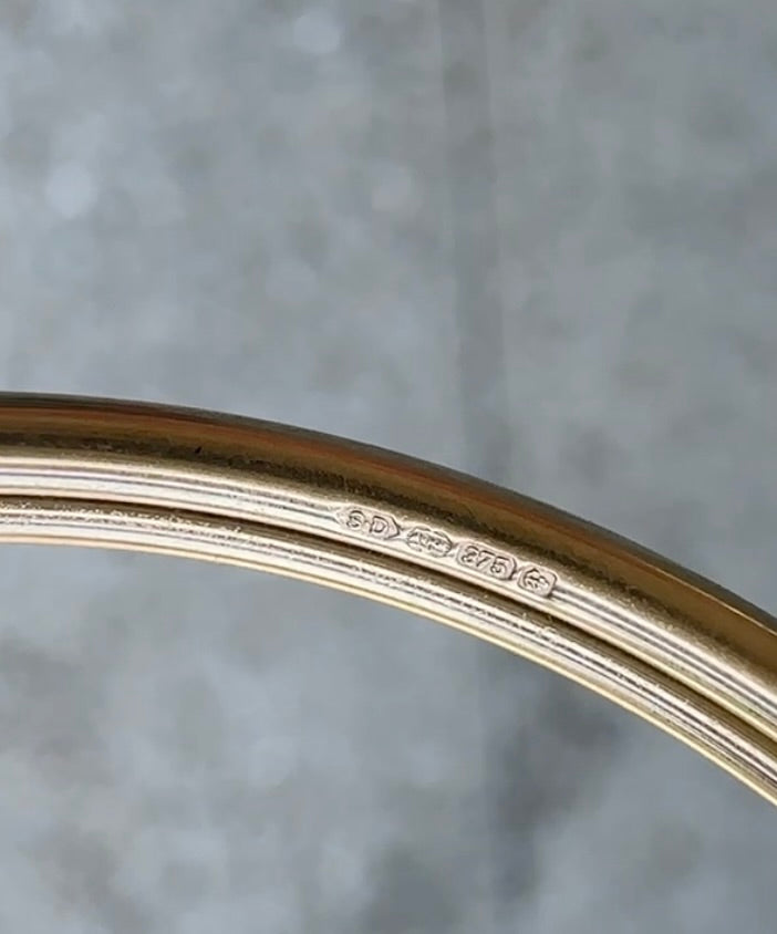 Oval 9ct Coil Bangle, British Made, 9ct Yellow Gold (the slightly rosier gold of the two), 5.38g