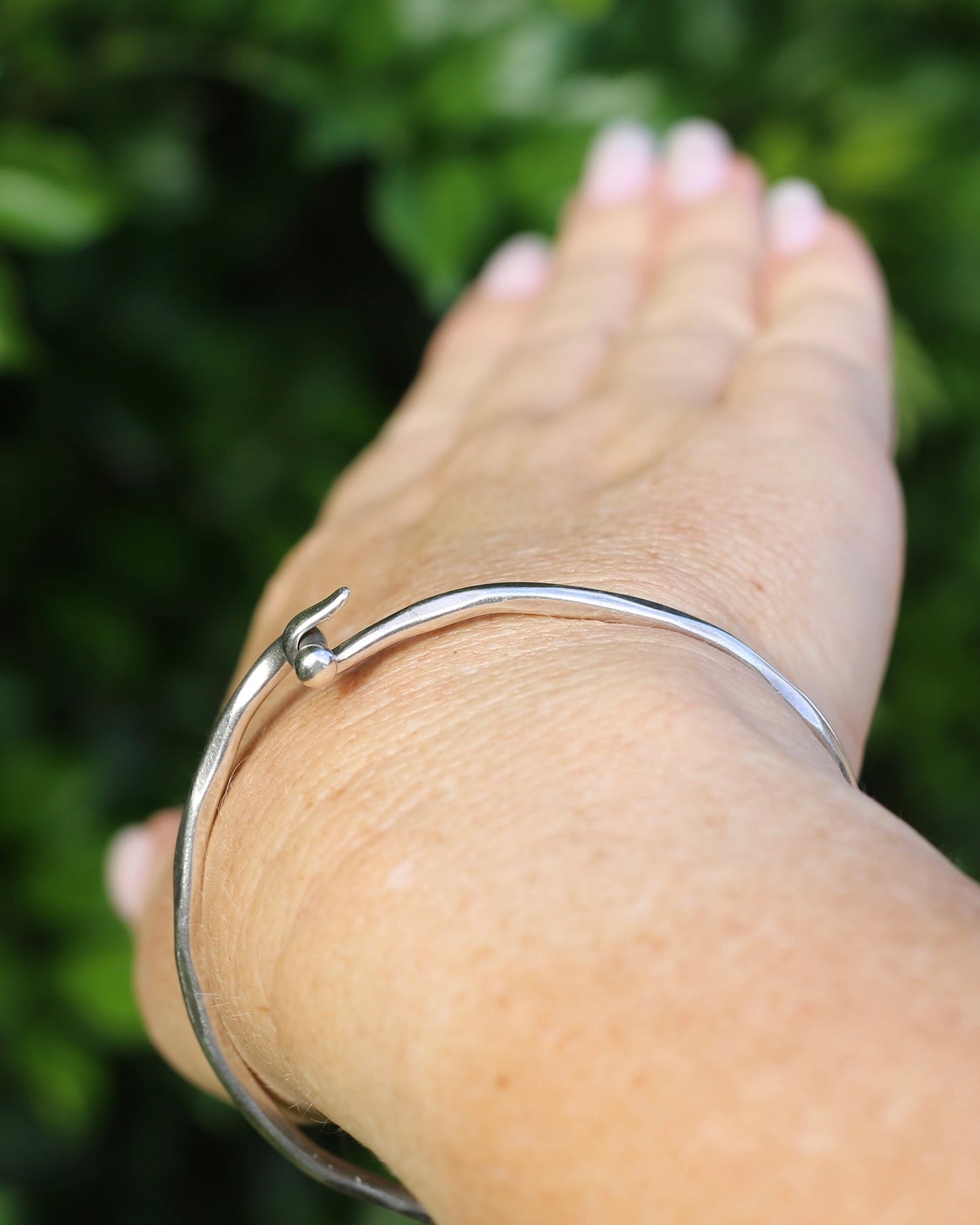 Hammered Finish Sterling Silver Bracelet with Nail Type Closure, Sterling Silver, 16.8g