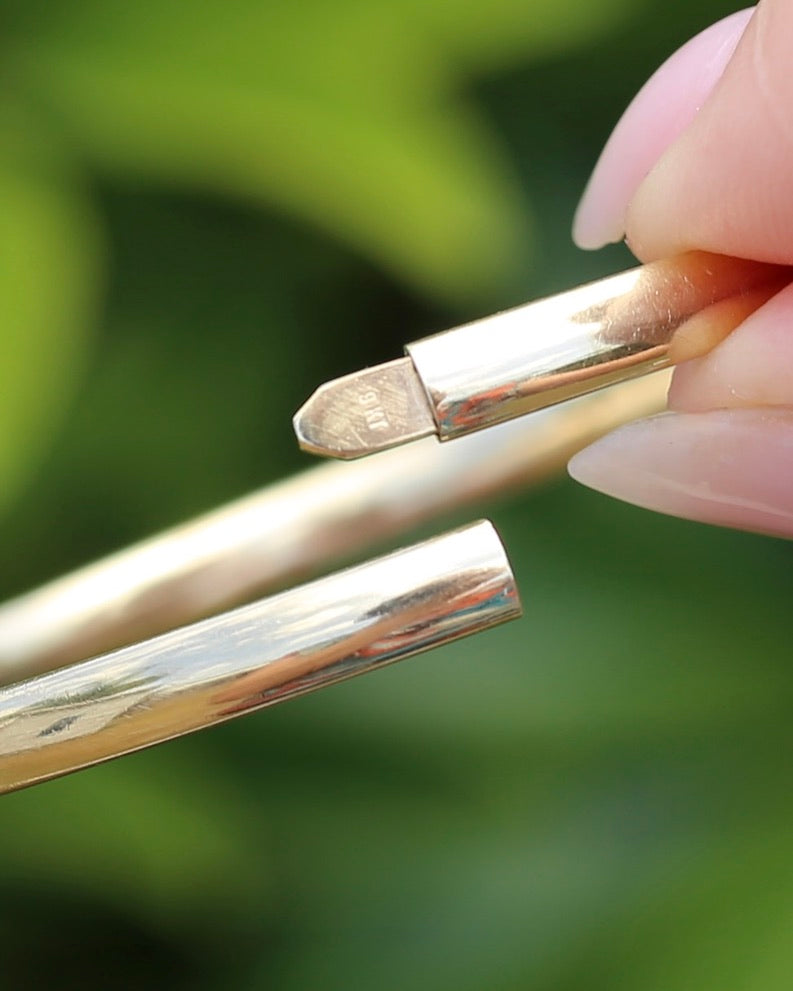 Oval 9ct Coil Bangle, 9ct Yellow Gold, 4.88g