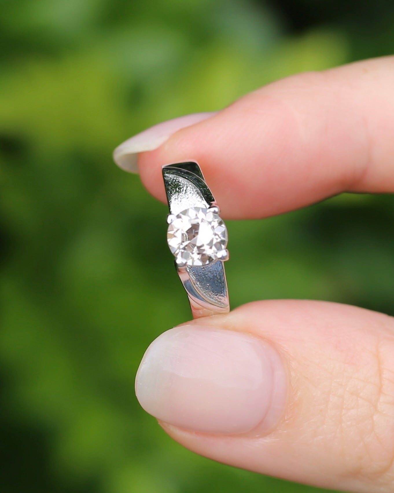 Circa 1970s 1.57ct White Pink Australian Zircon Ring, 9ct White Gold, size N or 6.75, 3.44g