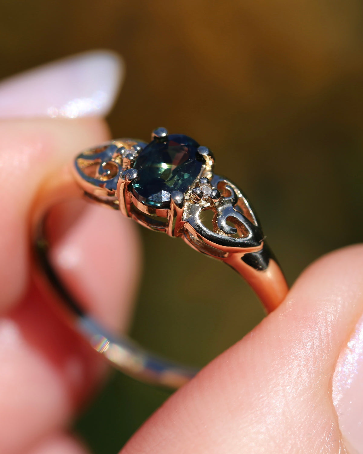 0.75ct Natural Teal Green Parti Sapphire with tiny Diamond Set Swirl Shoulders, 9ct Yellow Gold, size M1/2  or  just under 6.5, 1.44g