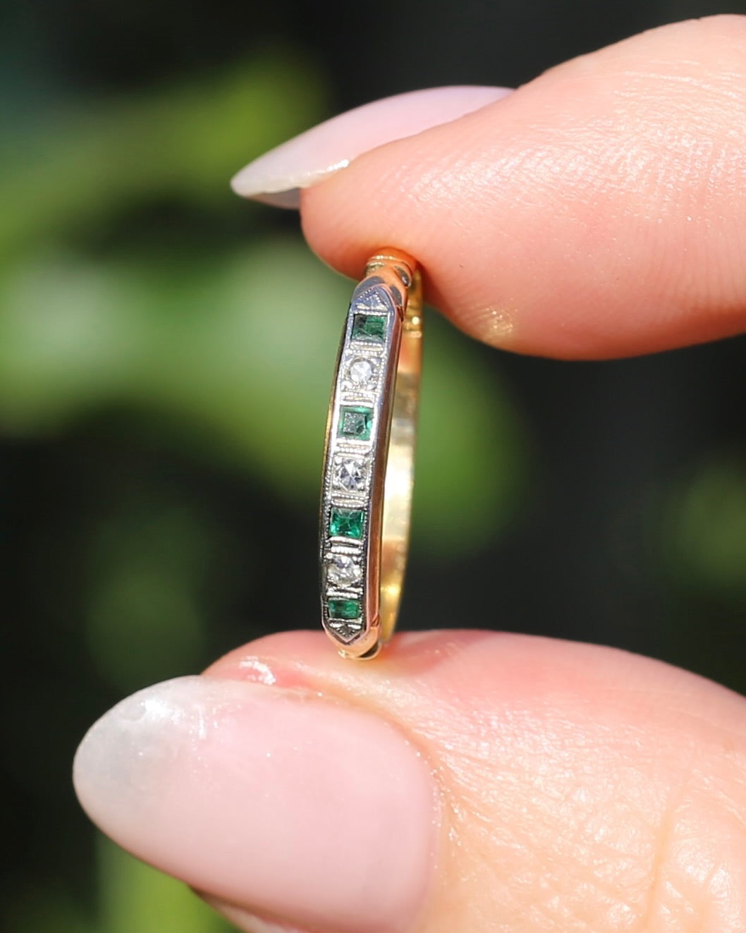 Circa 1930s Natural Emerald & Single Cut Diamond 18ct & Platinum 7 Stone Stacker, size O or 7.25, 2.05g