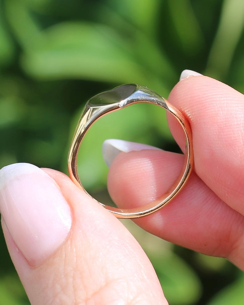 1973 Made Birmingham Heart Shaped Signet Ring, 9ct Yellow Gold, size R or 8.75, 2.91g