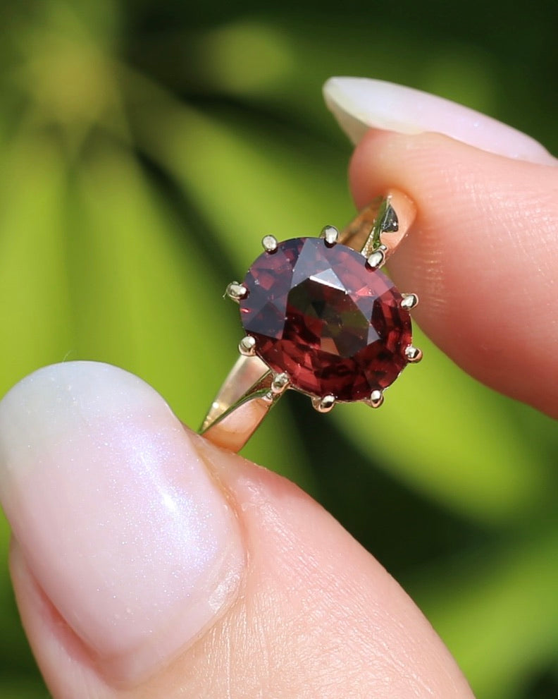 4ct Natural Red Zircon in Vintage Birmingham Made 1973 Multi Claw Ring, 9ct Yellow Gold, size M1/2 or 6.5, 2.61g