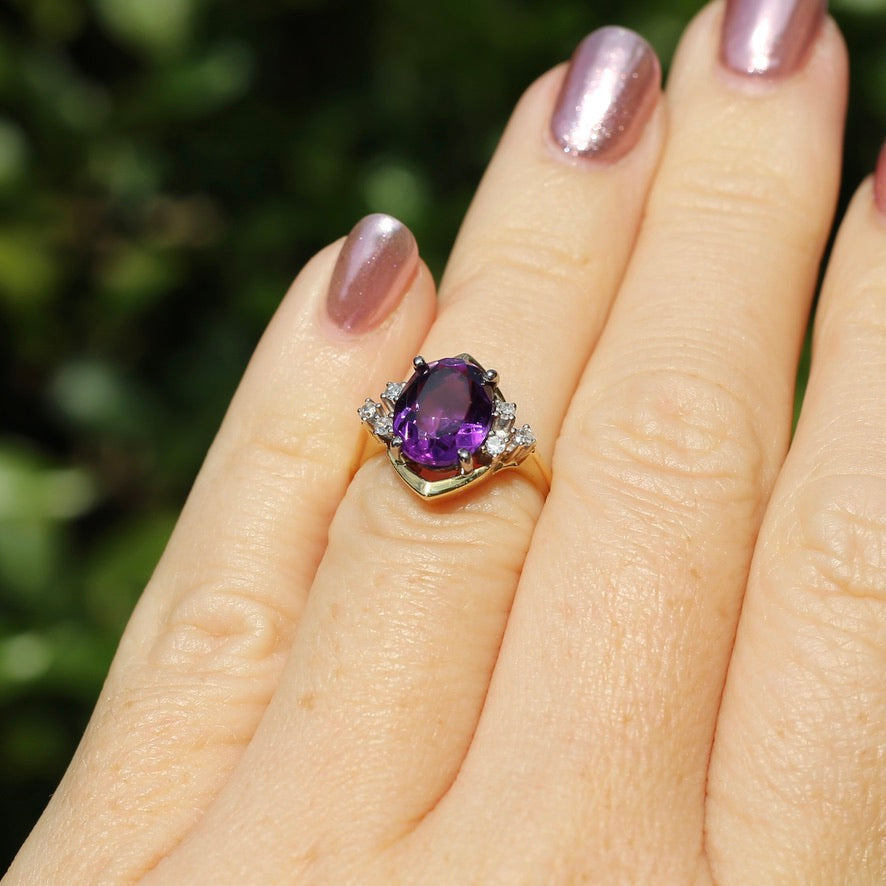 Vintique Oval Amethyst and Diamond Ring, 18ct Yellow Gold, size K1/2 or 5.5