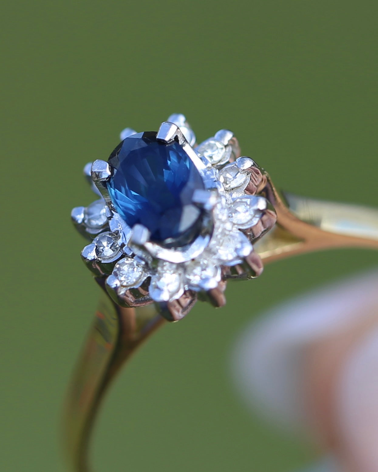 Natural Sapphire and Diamond Halo, 18ct White and Yellow Gold, size R or just over 8.5, 3,15g