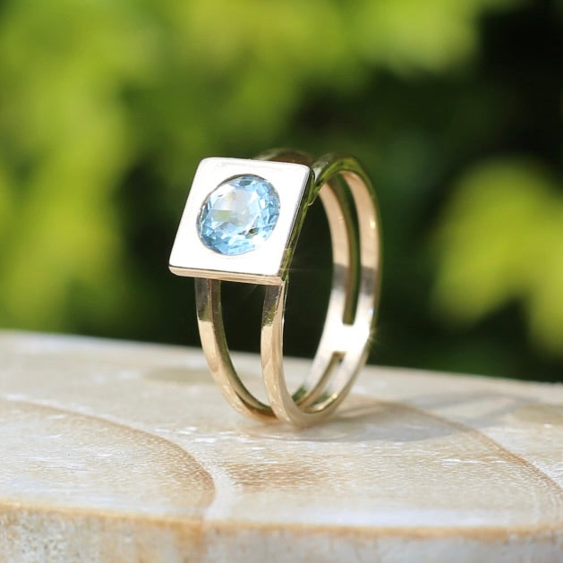 Bezel Set Square Face Blue Zircon Ring on Split Band, 9ct Yellow Gold, fits like size R or 8.5