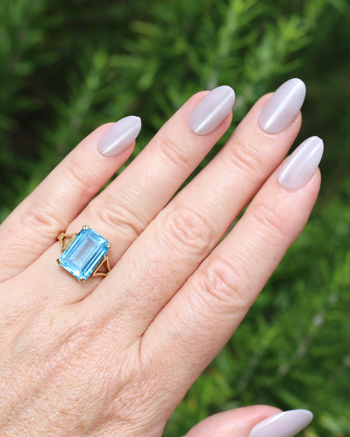 Emerald Cut Blue Topaz Cocktail Ring, 9ct Yellow Gold, size 7.75 or just over P, 4.85g