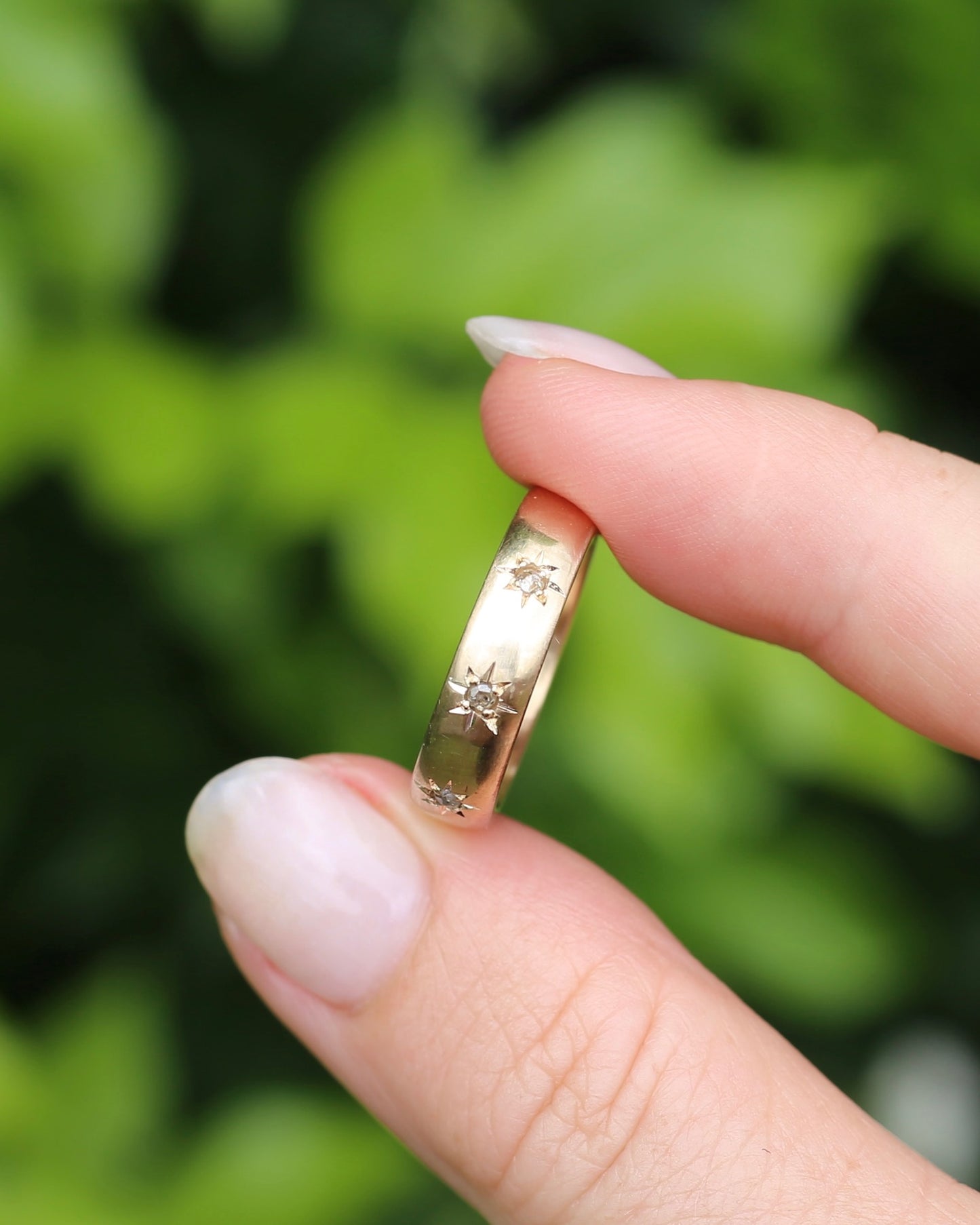 Reclaimed 9ct Yellow Gold Ring Star Set with 3 Rose Cut Diamonds, size O1/2 or 7.25 (fits about N1/2 or 7 due to width and chunk)