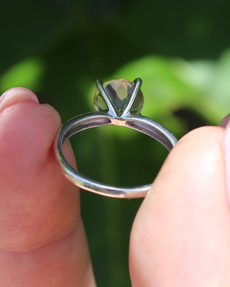 1.8ct Lemon Quartz Solitaire, Sterling Silver, size O or 7.25, 2.04g