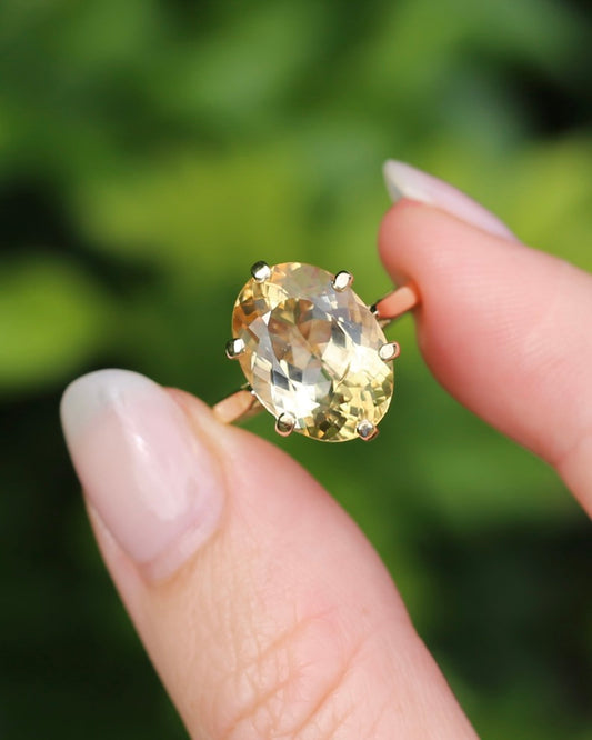 7.1ct Heliodor (Golden Beryl) in Vintage 1978 London Made Ring, 9ct Yellow Gold, size P or 7.75, 4.41g with valuation