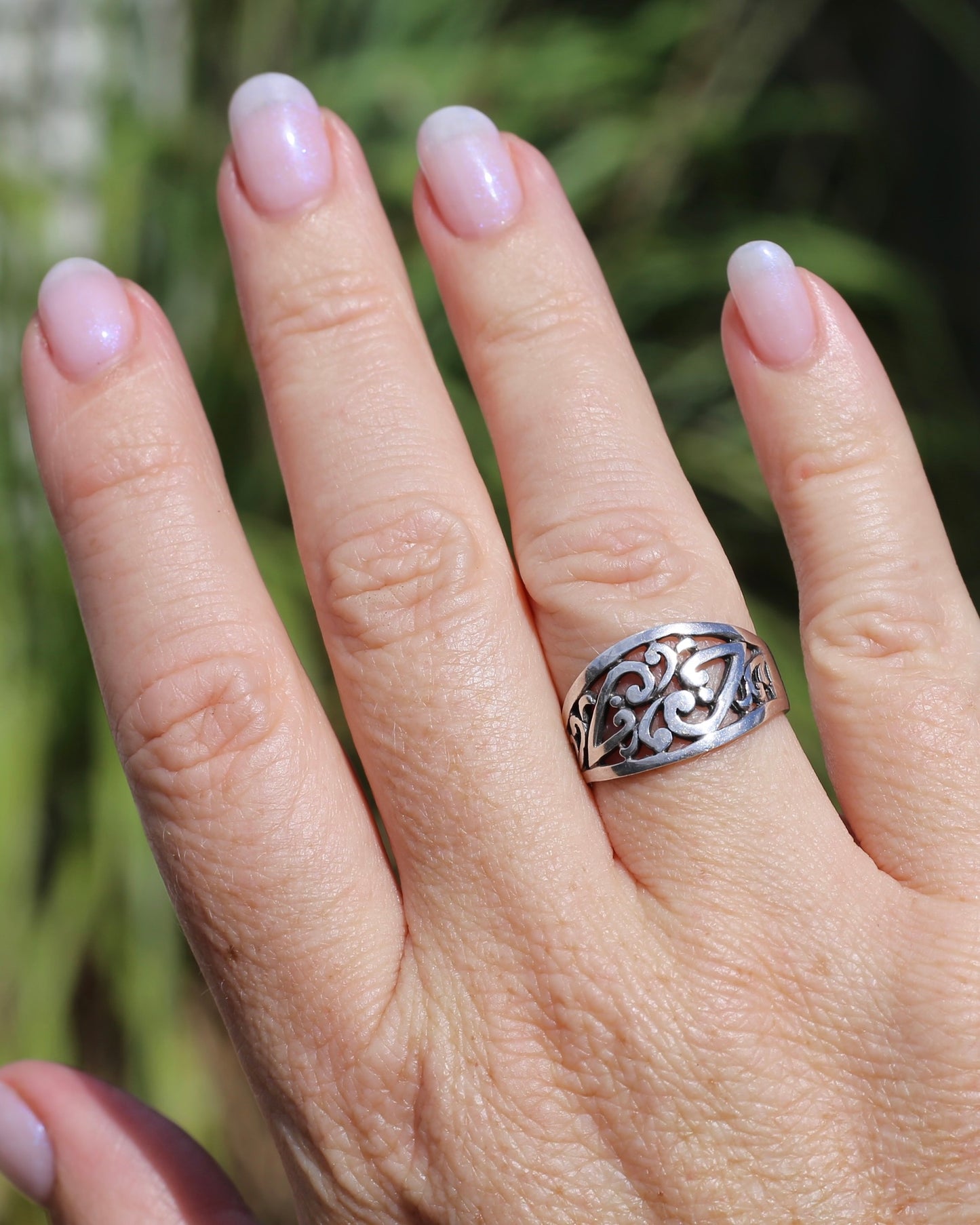 Hand Carved Flat Swirl J Ring, Sterling Silver, size R or 8.5 - fits more like a Q1/2 due to width, 3.78g