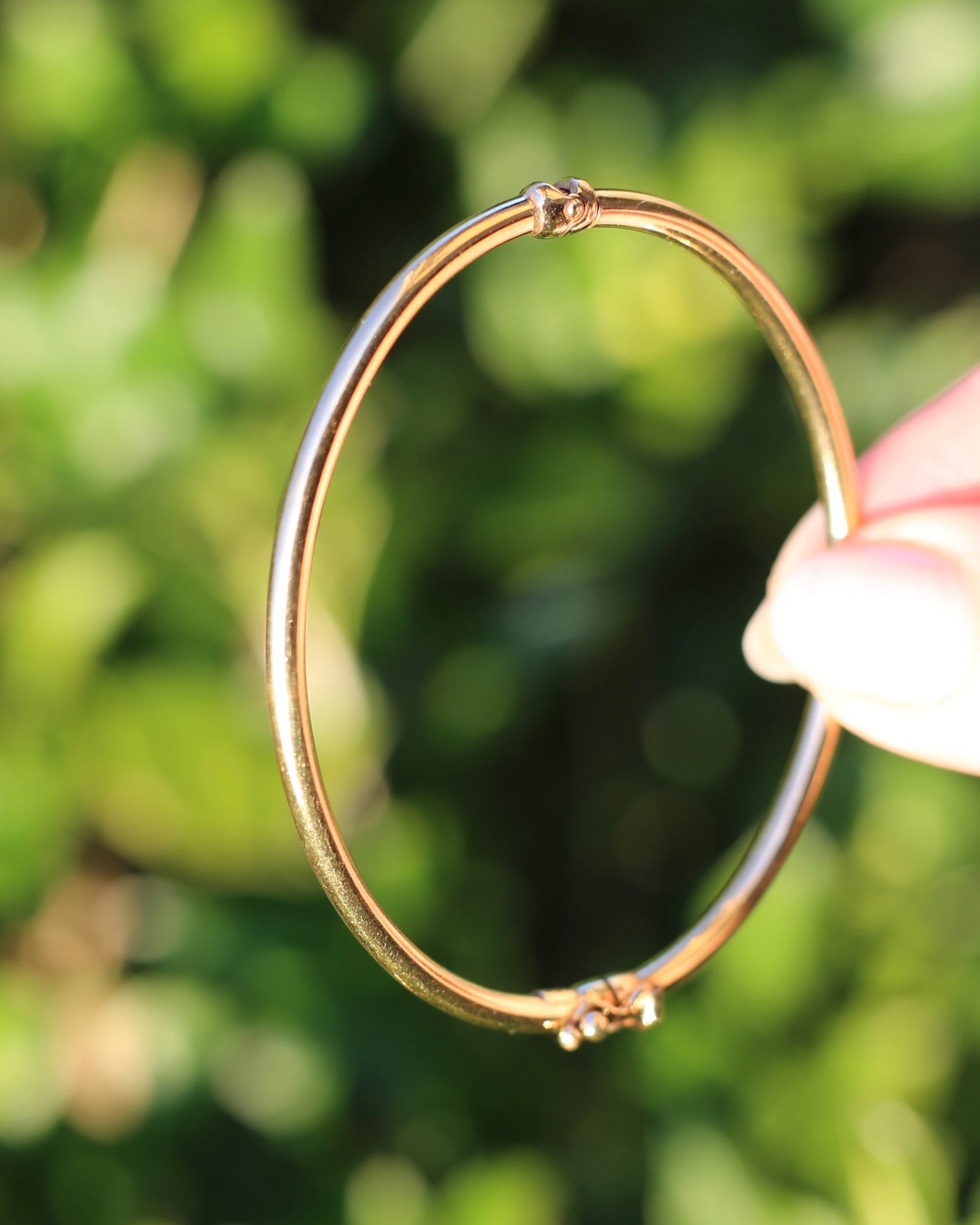 Silver Filled 1/10 Gold Hinged Bangle, approx 17cm oval, 5.81g