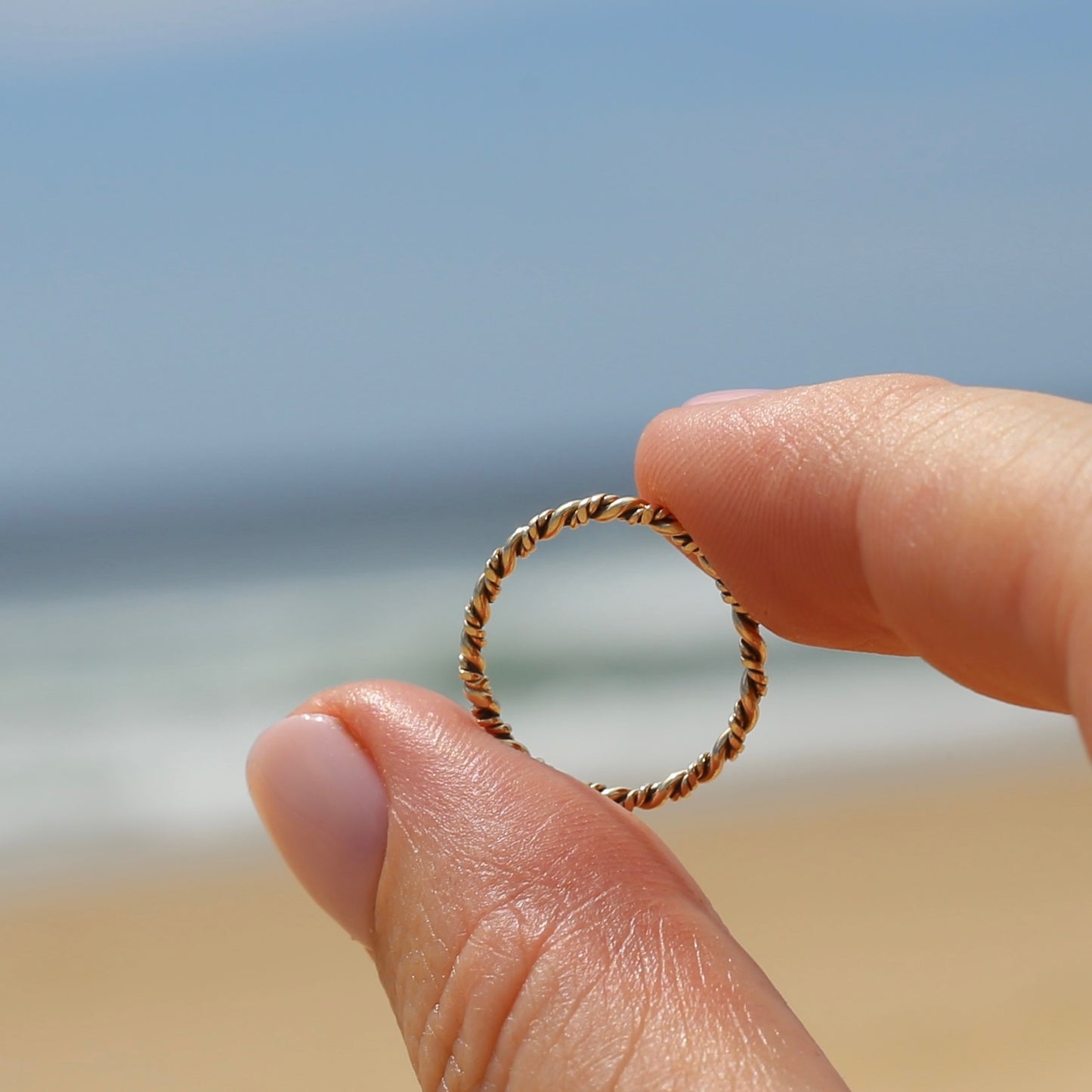 Textured twisted band, 9ct yellow gold, size 4.5 or I1/2