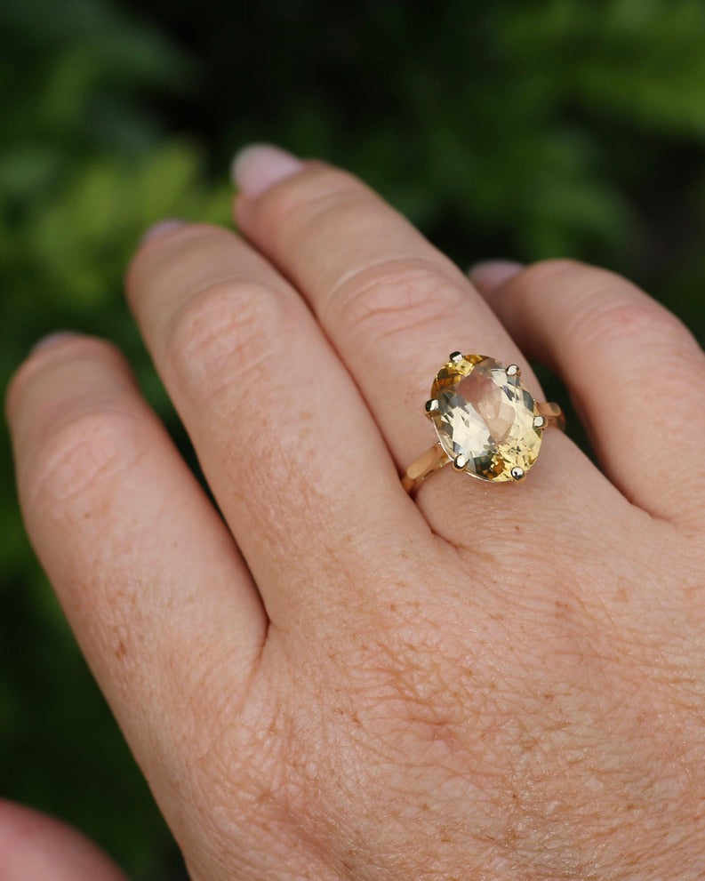 7.1ct Heliodor (Golden Beryl) in Vintage 1978 London Made Ring, 9ct Yellow Gold, size P or 7.75, 4.41g with valuation