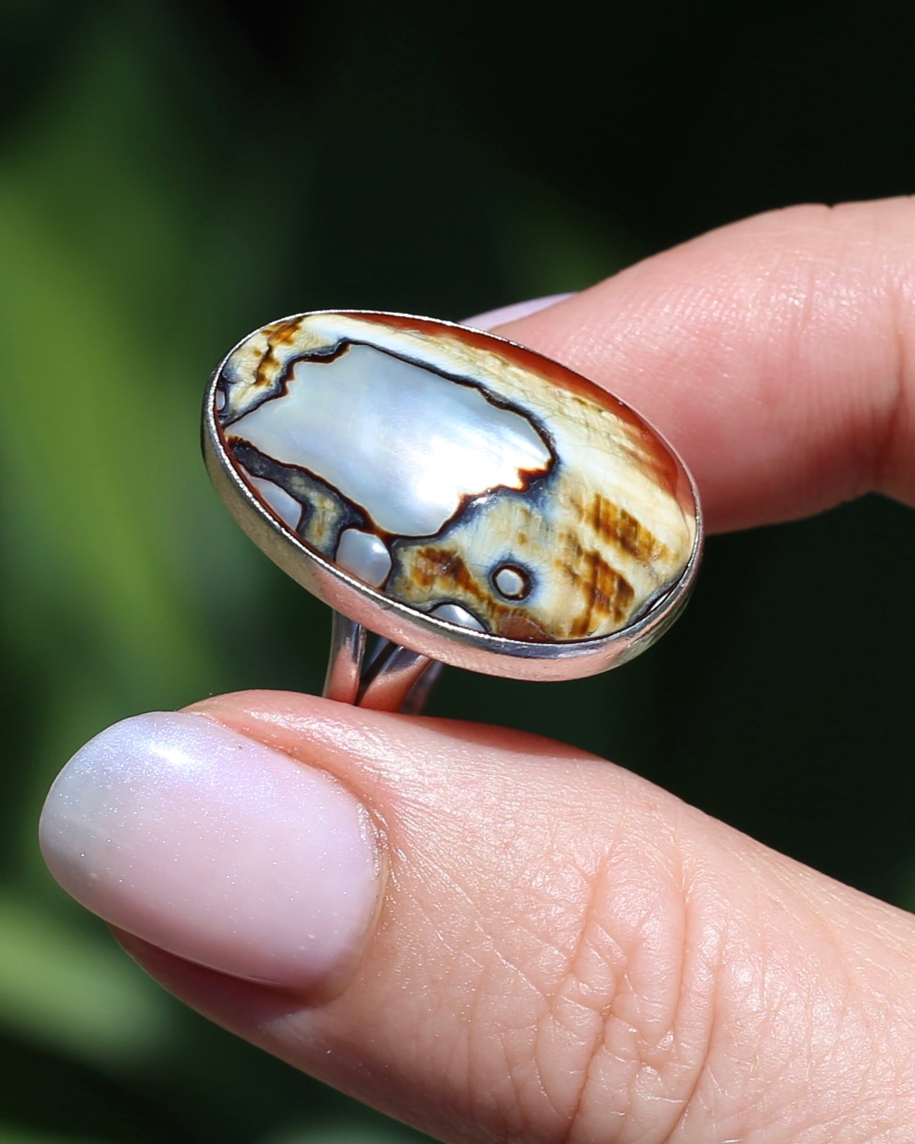 Abalone Shell Cabochon Bezel Set Ring, Sterling Silver,  sizse N or 6.75 - fits more like an M1/2 or 6.5, 9.60g
