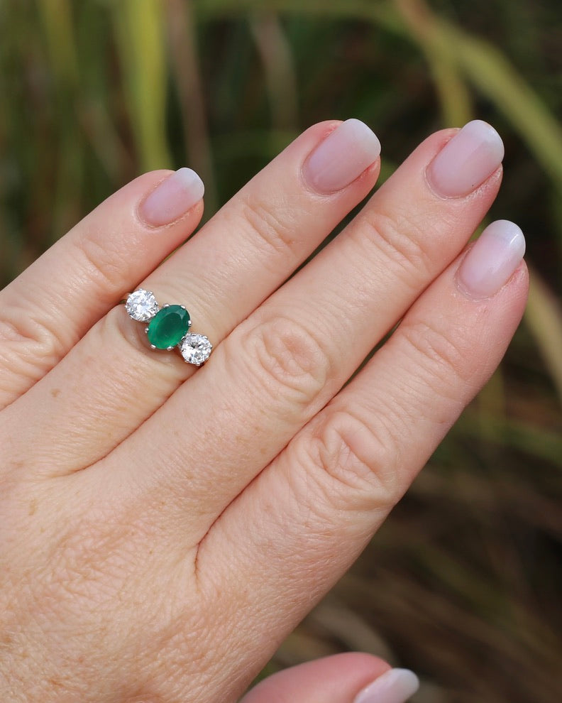 1988 Made Green and White Stone Trilogy, 9ct Yellow and White Gold, size L or 5.75, 2.23g