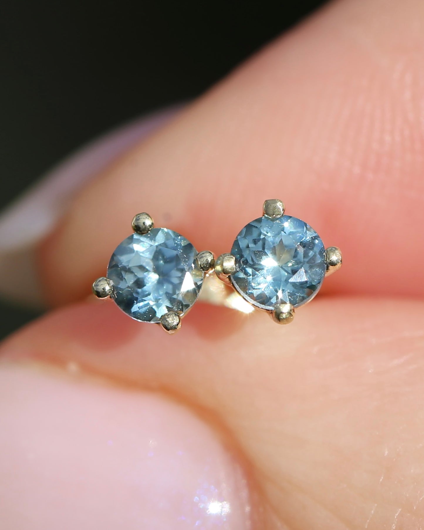 0.8ct Pale Blue Parti Sapphire Studs, 9ct Yellow Gold, 0.76g