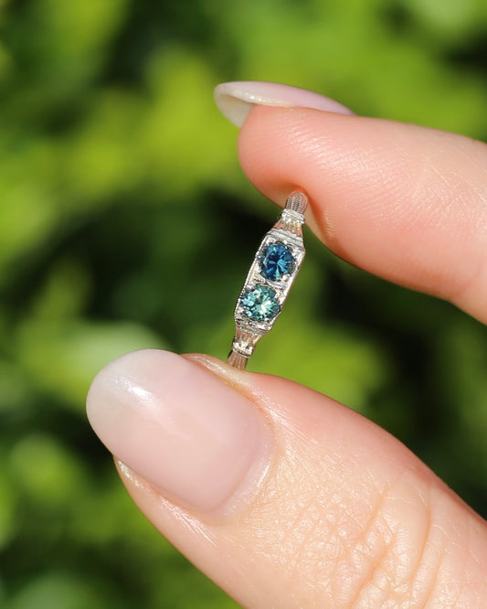 ON HOLD Delicate Vintage Australian Parti Toi et Moi, 9ct White and Yellow Gold, size N or just over 6.75, 1.39g