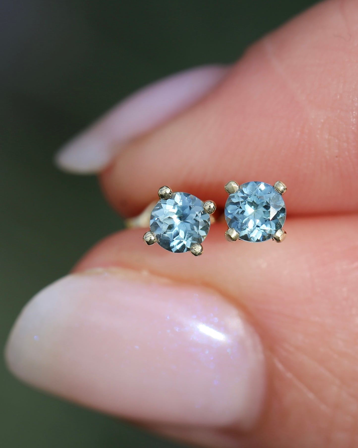 0.8ct Pale Blue Parti Sapphire Studs, 9ct Yellow Gold, 0.76g