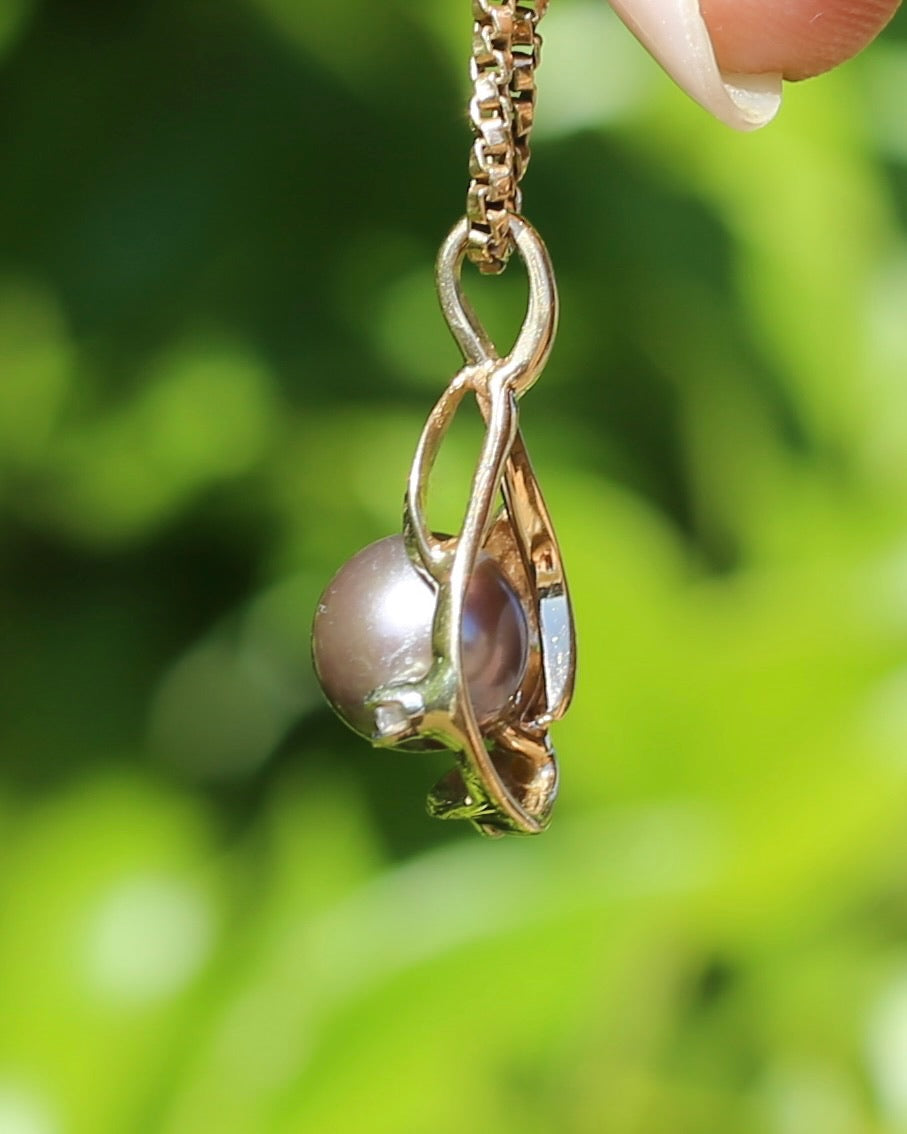 Grey Pearl, Diamond and Three Leaf Pendant, 14ct Yellow Gold, 1.61g