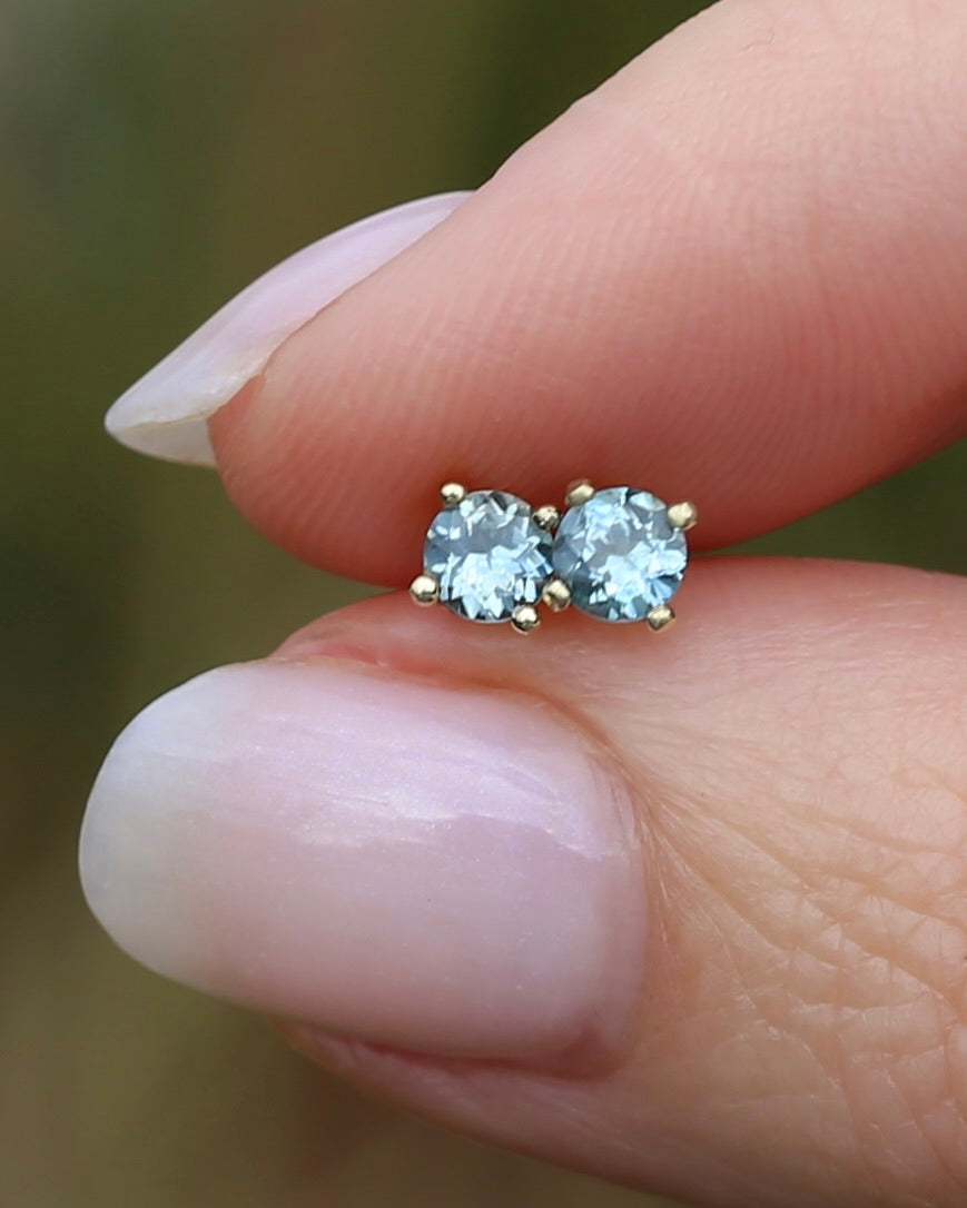 0.8ct Pale Blue Parti Sapphire Studs, 9ct Yellow Gold, 0.76g