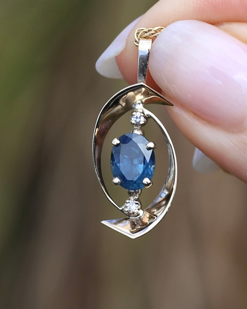 1.5ct Natural Blue Sapphire and Diamond Vintage Pendant, 9ct Yellow Gold, 1.57g