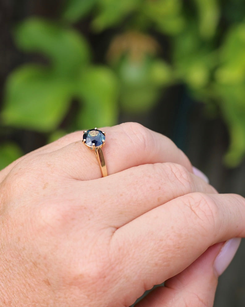 Vintage 2.44ct Blue Parti Ring, 14ct Yellow Gold, size O or 7.25, 2.49g with valuation