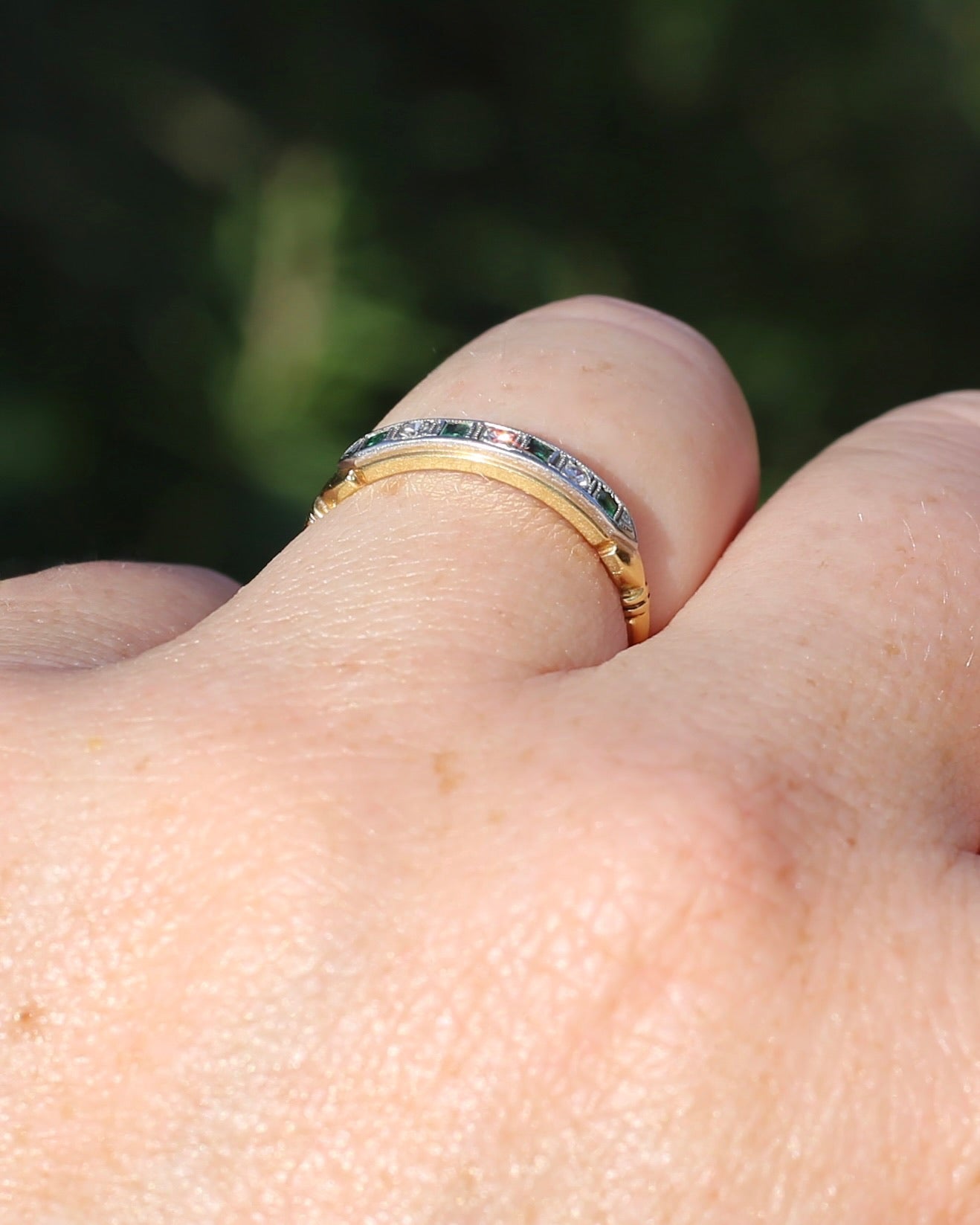 Circa 1930s Natural Emerald & Single Cut Diamond 18ct & Platinum 7 Stone Stacker, size O or 7.25, 2.05g