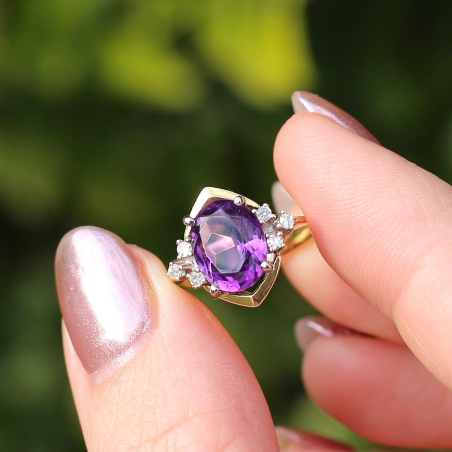 Vintique Oval Amethyst and Diamond Ring, 18ct Yellow Gold, size K1/2 or 5.5