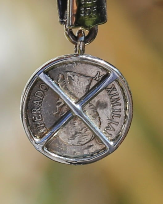 1865 Mexican Coin Replica in Coin Frame Pendant, 9ct Yellow Gold and silver support bars, 1.69g