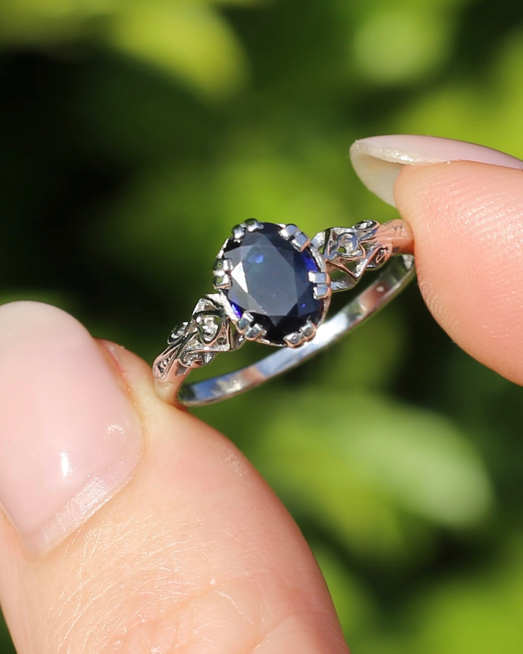 1.3ct Natural Blue Australian Sapphire, in a Vintage Double Claw Set 9ct White Gold Filigree Ring, size P or 7.75, 2.45g