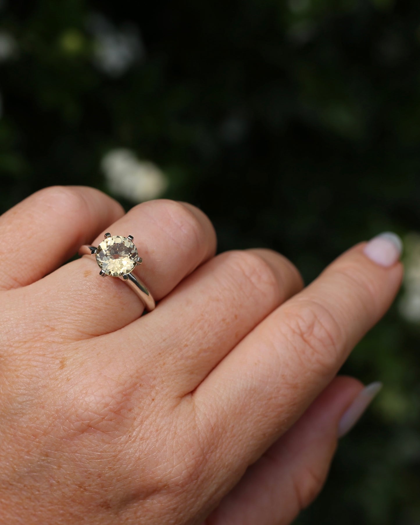 9mm 2.25ct Natural Yellow Beryl, 6 Claw Set, 9ct White Gold, size N1/2 or nearly 7, 3.75g