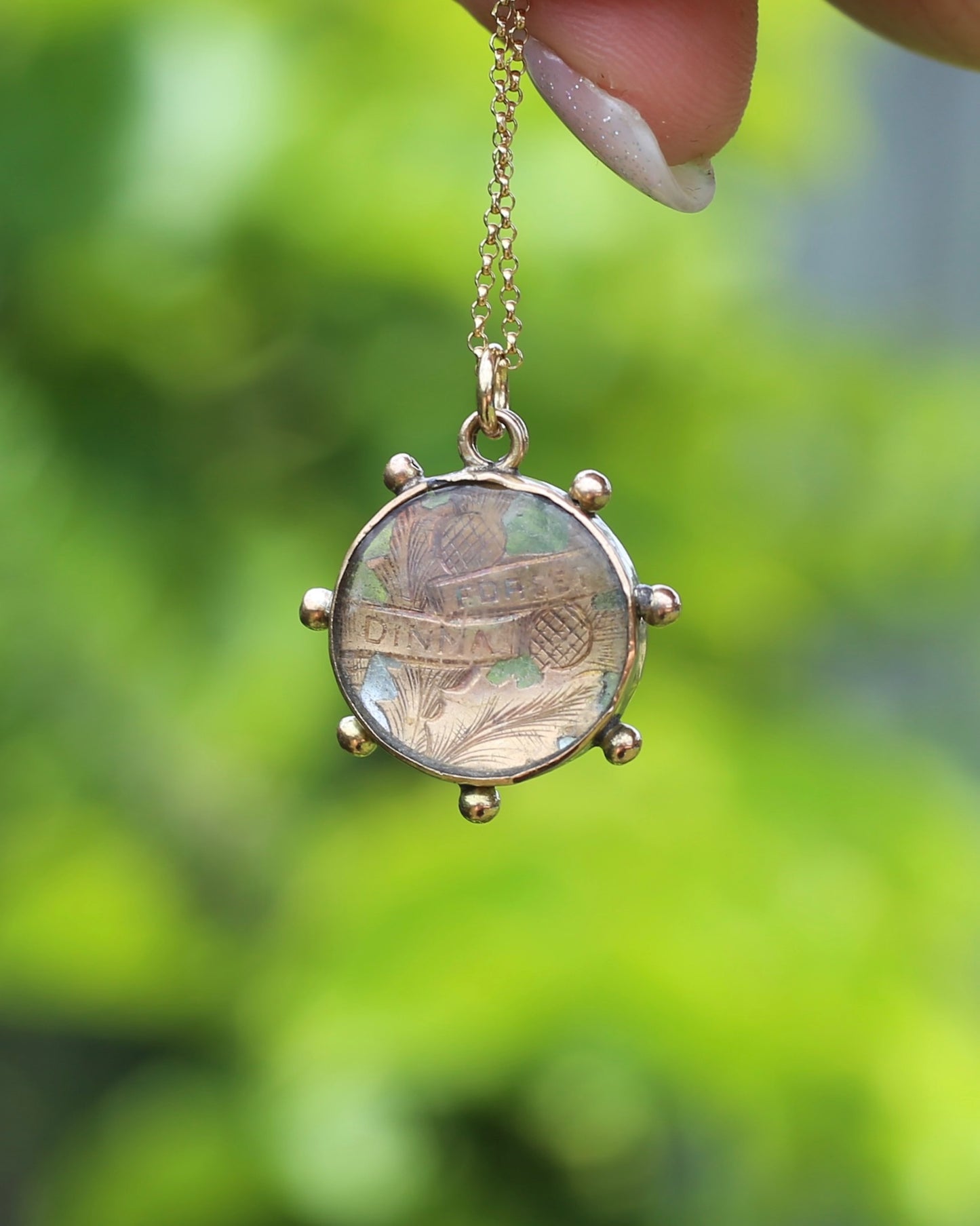 Antique Rustic Scottish "Dinna Forget" Thistle Pendant, 9ct Yellow Gold, 9ct Rose Gold, Resin, 3.30g