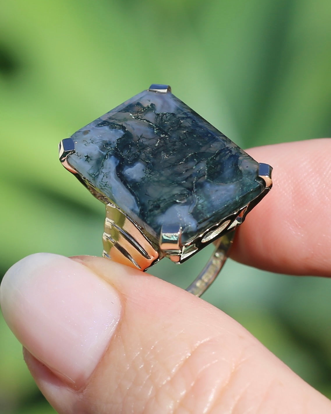 1963 London Made 14.5ct Moss Agate Cocktail Ring, 9ct Yellow Gold, size M or 6.25, 6.75g
