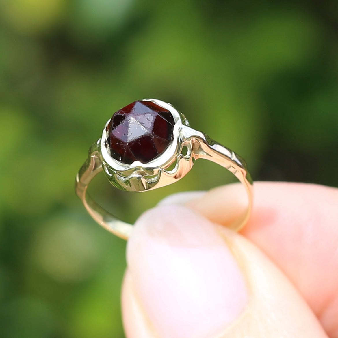 1931 Dutch Rose Cut Garnet, 583 Yellow & Rosey Gold, size 8 or nearly Q