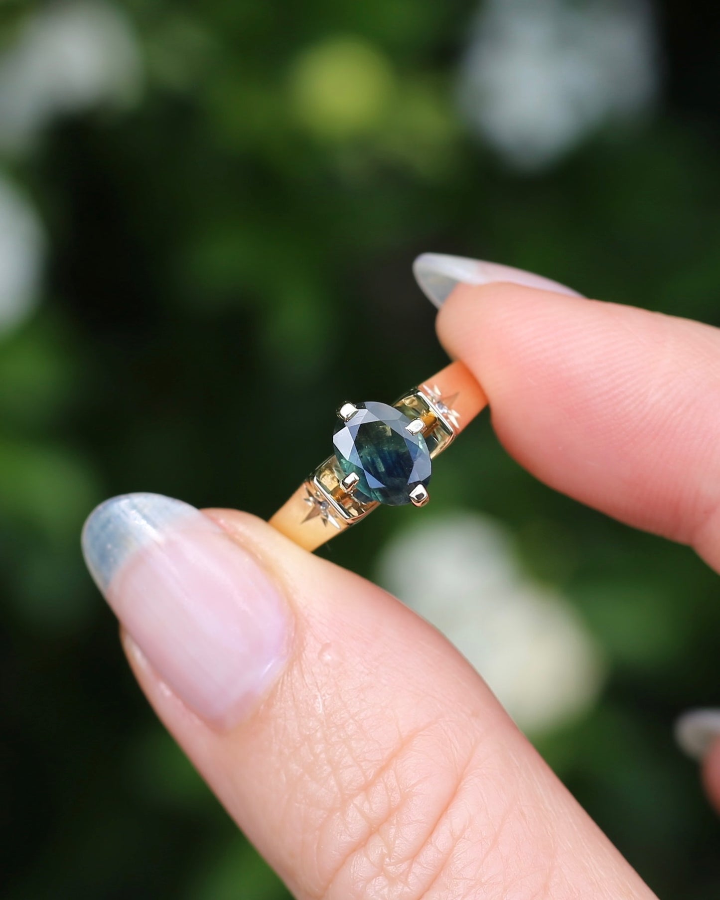 Circa 1970s 1.2ct Oval Australian Parti Sapphire Ring with Star Set Diamond Side Stones, 9ct Yellow Gold, size R1/2 or 8.75, 3.28g