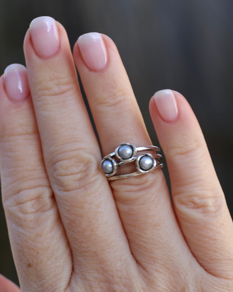 Grey Cultured Pearl Ring, Sterling Silver, size N or just over 6.5, 5.88g