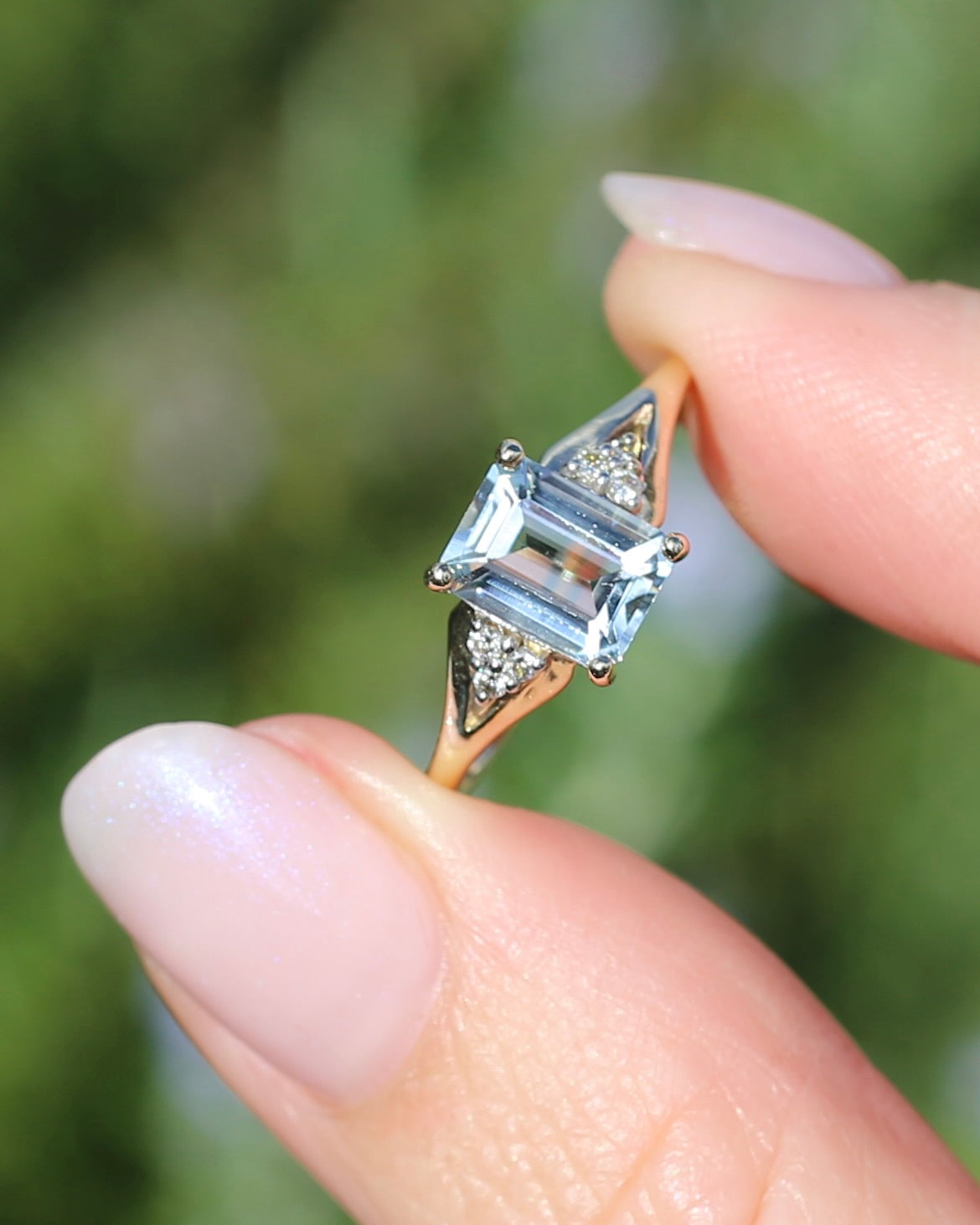1.4ct Emerald Cut Aquamarine with Natural Diamond Set Split Shoulders, 9ct Yellow Gold, size 8 or Q, 2.31g